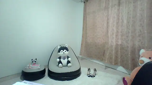Snapshot of Hanna_latinaa chatting on 03-14-25, 11:11 Hanna latinaa online show from 03-14-25, 11:11
