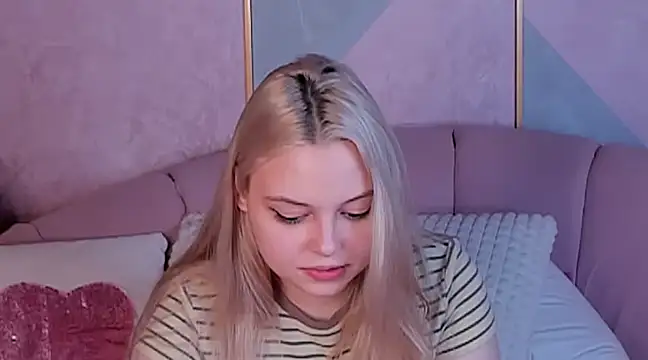 CLAIRE VOGT online show from 02-25-25, 05:25