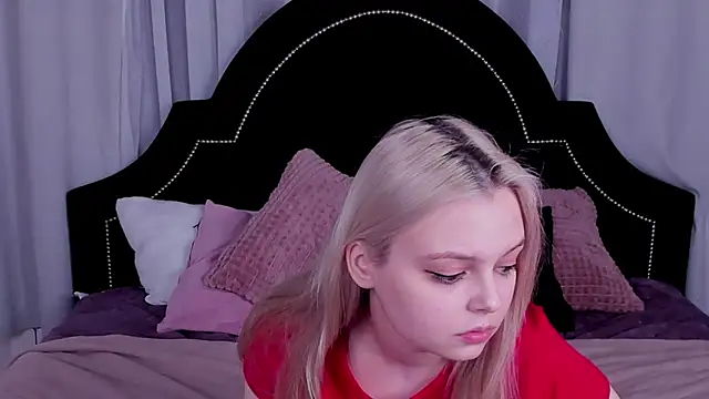 CLAIRE VOGT online show from 03-07-25, 03:39