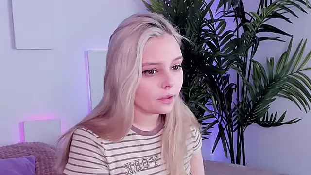 CLAIRE VOGT online show from 03-10-25, 05:54