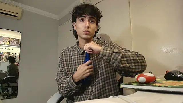 Snapshot of salvatore_montt chatting on 11-23-25, 10:31 salvatore montt online show from 11-23-25, 10:31