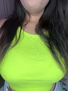 Snapshot of WifyHubby_38 chatting on 02-27-26, 06:52 WifyHubby 38 online show from 02-27-26, 06:52