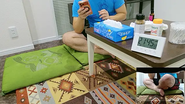 Snapshot of YARASERO-kun chatting on 10-07-25, 12:46 YARASERO-kun online show from 10-07-25, 12:46