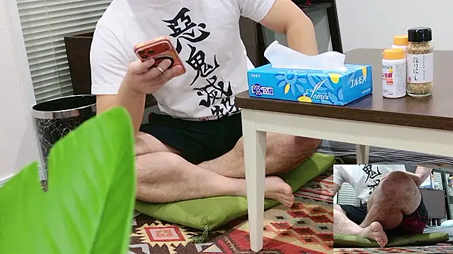 Snapshot of YARASERO-kun chatting on 11-13-25, 08:57 YARASERO-kun online show from 11-13-25, 08:57