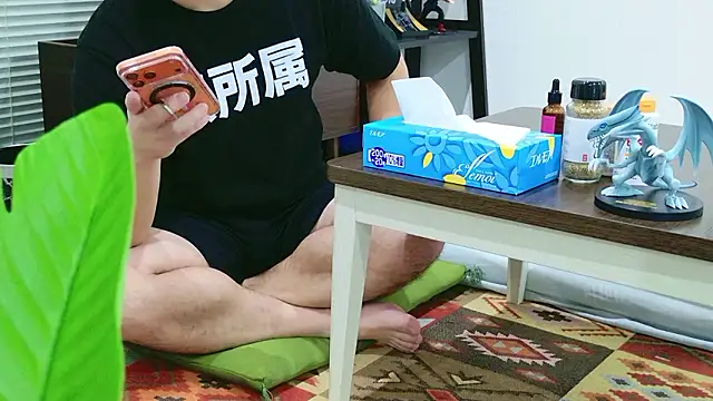 Snapshot of YARASERO-kun chatting on 11-17-25, 09:26 YARASERO-kun online show from 11-17-25, 09:26