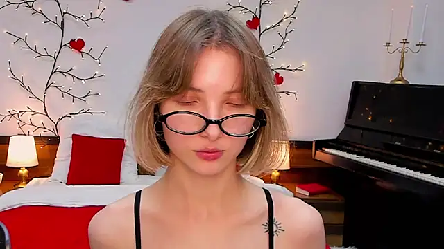 Snapshot of dej4vue chatting on 03-20-25, 11:45 dej4vue online show from 03-20-25, 11:45