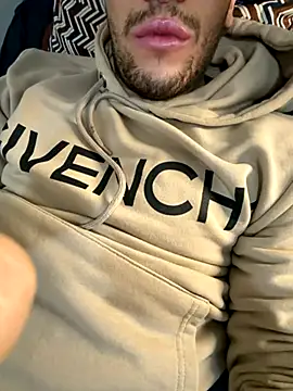 yaxxx03 online show from 11-21-25, 04:38