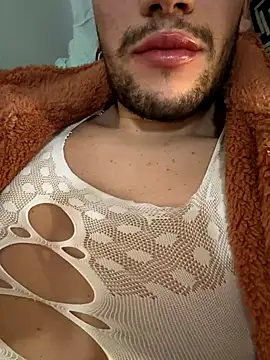 yaxxx03 online show from 11-26-25, 07:37