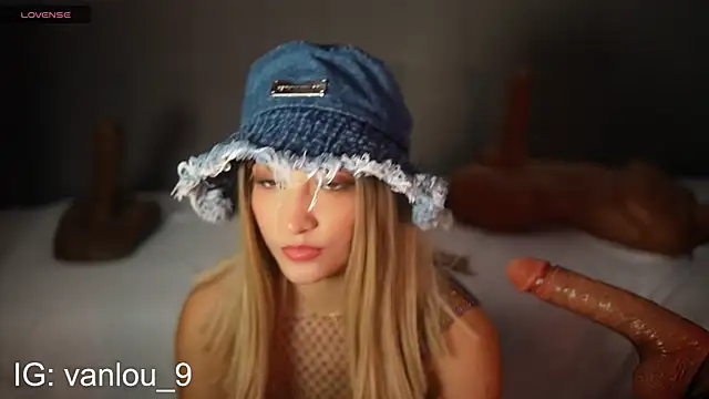 Vaniluu 9 online show from 11-19-25, 11:38