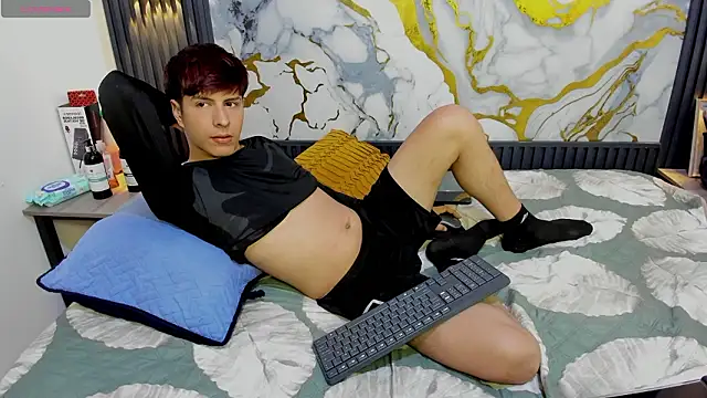 Estiv18  online show from 02-19-26, 01:34