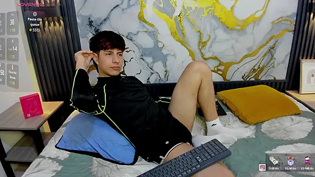 Estiv18  online show from 02-20-26, 06:10