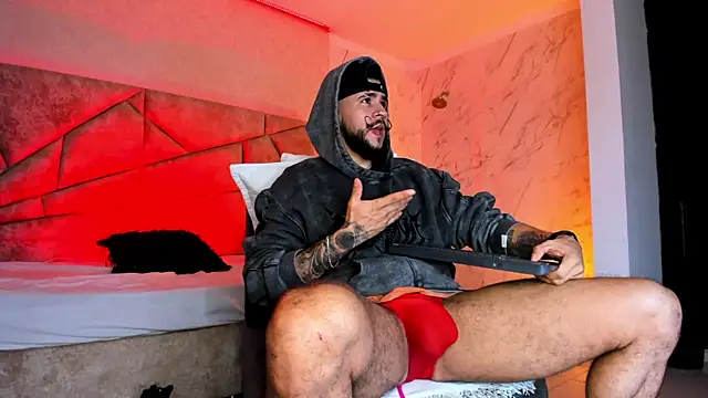 Snapshot of DickGriffith_ chatting on 01-16-26, 12:53 DickGriffith online show from 01-16-26, 12:53