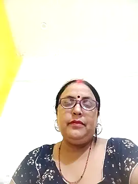 Snapshot of Kiyara8 chatting on 10-05-25, 08:12 Kiyara8 online show from 10-05-25, 08:12