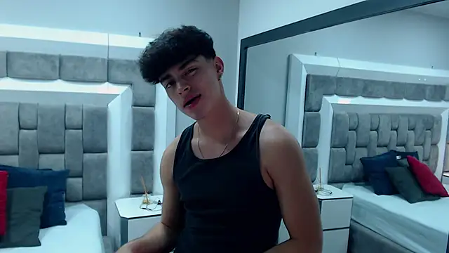 DrakeCollinss online show from 03-18-25, 10:37