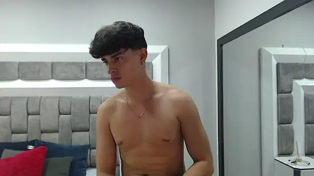 DrakeCollinss online show from 03-19-25, 01:43