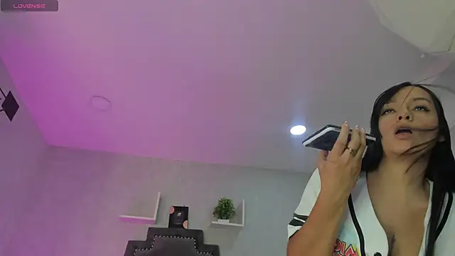 EmiliaRose  online show from 11-17-25, 08:36