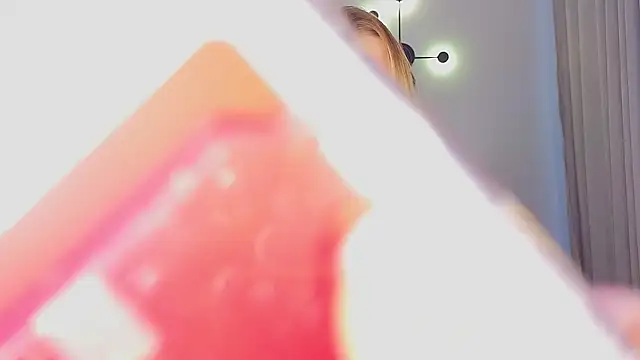 Snapshot of Caroline__Brown chatting on 09-10-25, 02:00 Caroline Brown online show from 09-10-25, 02:00