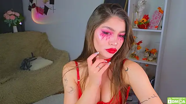 Snapshot of Caroline__Brown chatting on 10-30-25, 03:30 Caroline Brown online show from 10-30-25, 03:30