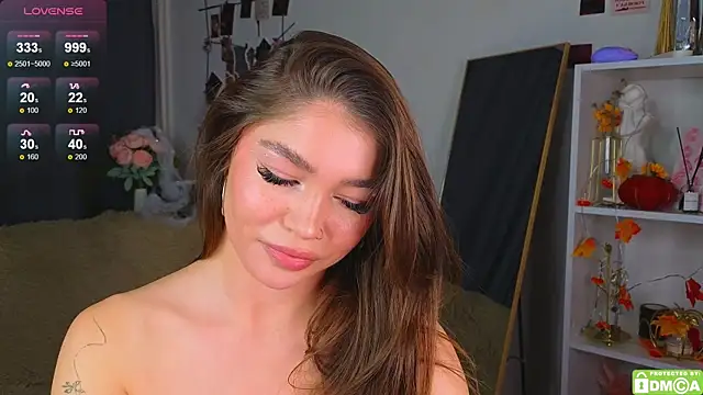 Snapshot of Caroline__Brown chatting on 11-05-25, 02:44 Caroline Brown online show from 11-05-25, 02:44