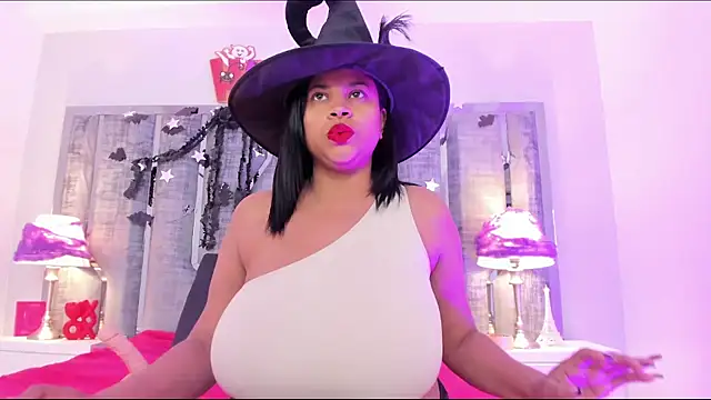 Snapshot of Ciara_Benet chatting on 10-18-25, 12:17 Ciara Benet online show from 10-18-25, 12:17