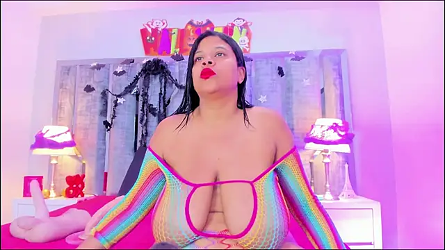 Snapshot of Ciara_Benet chatting on 10-24-25, 08:44 Ciara Benet online show from 10-24-25, 08:44