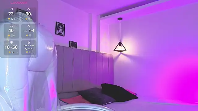 Miller Vanessa  online show from 10-08-25, 08:39