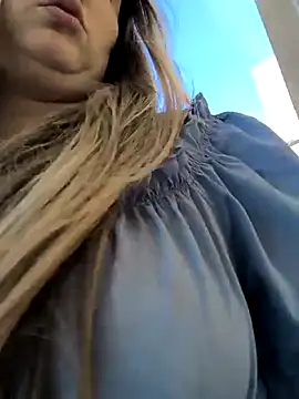 Snapshot of Mona_Plus chatting on 02-14-26, 10:12 Mona Plus online show from 02-14-26, 10:12