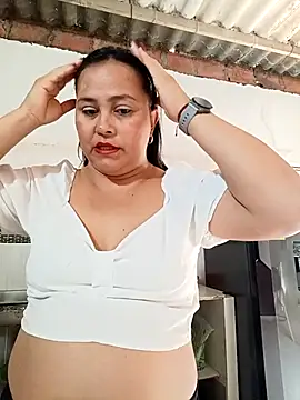 Snapshot of promiscuous-indecent-momm chatting on 02-09-26, 01:59 promiscuous-indecent-momm online show from 02-09-26, 01:59