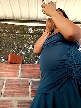 Snapshot of promiscuous-indecent-momm chatting on 04-05-26, 03:42 promiscuous-indecent-momm online show from 04-05-26, 03:42