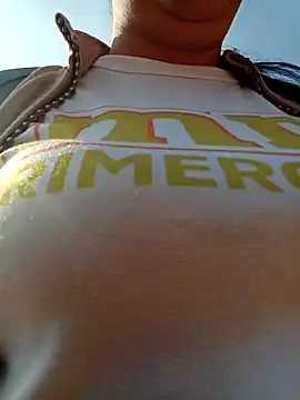 Snapshot of promiscuous-indecent-momm chatting on 04-12-26, 01:38 promiscuous-indecent-momm online show from 04-12-26, 01:38