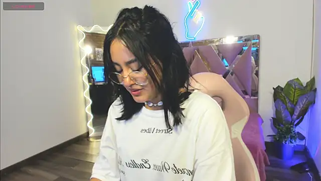 LUDO KITTY TAY online show from 02-17-25, 03:15