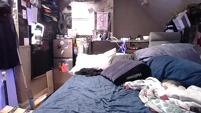 Snapshot of Sk00byJaXxX212 chatting on 10-22-25, 11:15 Sk00byJaXxX212 online show from 10-22-25, 11:15