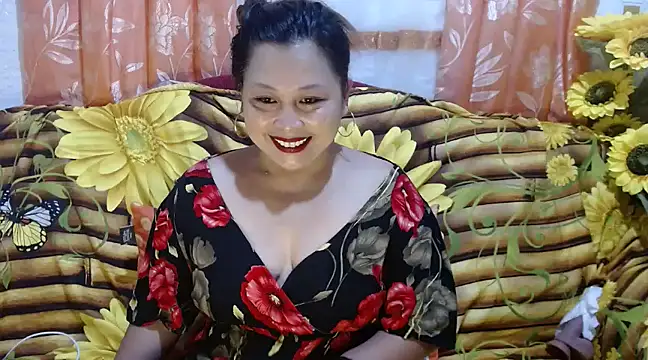 Snapshot of UrSweetClassyPinay chatting on 12-23-24, 10:42 UrSweetClassyPinay online show from 12-23-24, 10:42