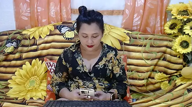 Snapshot of UrSweetClassyPinay chatting on 02-11-25, 07:12 UrSweetClassyPinay online show from 02-11-25, 07:12