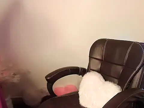 megancatluna online show from 11-30-25, 05:00