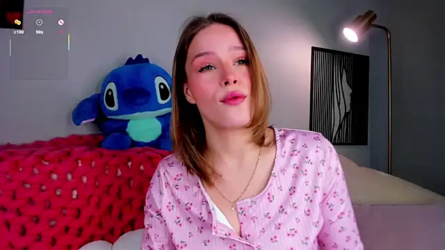 TaiteBayles online show from 10-13-25, 01:27