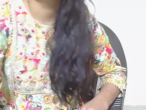 Snapshot of Cute_anamikasingh chatting on 03-11-25, 06:21 Cute anamikasingh online show from 03-11-25, 06:21