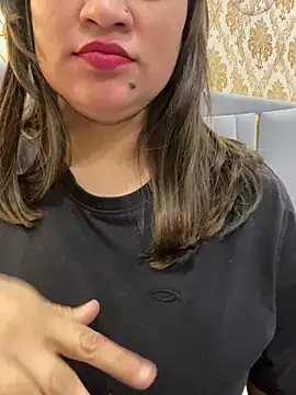 Snapshot of pihu_00777 chatting on 02-14-25, 10:25 pihu 00777 online show from 02-14-25, 10:25