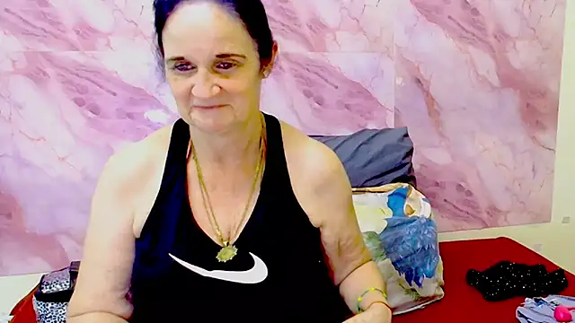 Snapshot of LuciousGrace chatting on 10-13-25, 05:35 LuciousGrace online show from 10-13-25, 05:35