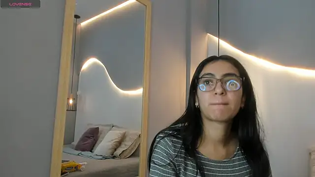 lucelly 15 online show from 10-13-25, 11:43