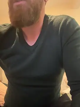 Snapshot of imsmall22 chatting on 11-24-25, 12:32 imsmall22 online show from 11-24-25, 12:32