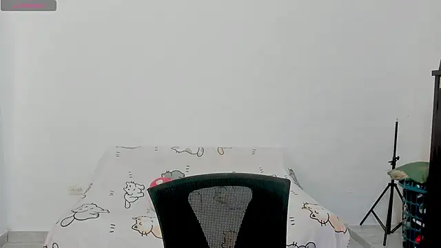 Naoko 7w7 online show from 10-24-25, 10:06