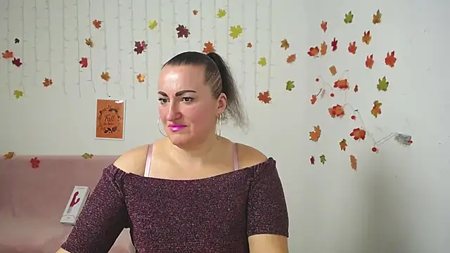 DianaMGG online show from 11-22-25, 06:29