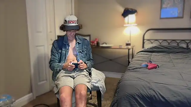 Snapshot of greekmythics chatting on 10-12-25, 12:20 greekmythics online show from 10-12-25, 12:20