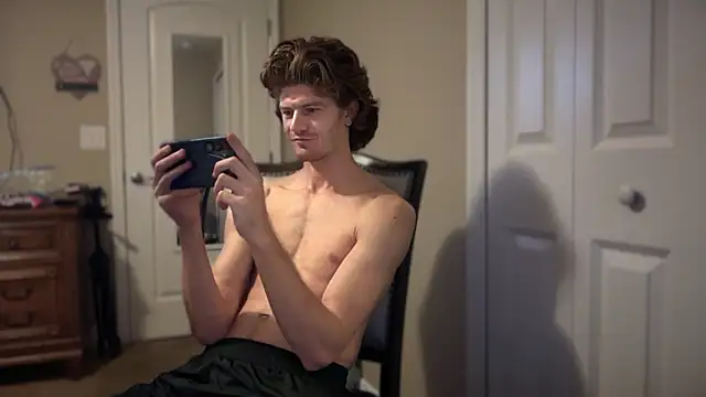 Snapshot of greekmythics chatting on 10-13-25, 10:54 greekmythics online show from 10-13-25, 10:54