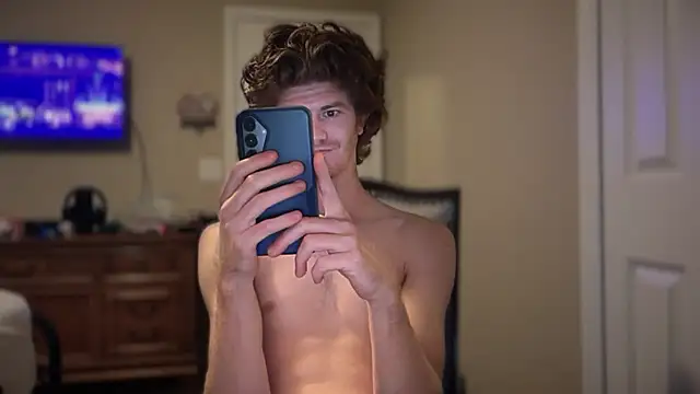 Snapshot of greekmythics chatting on 10-14-25, 01:01 greekmythics online show from 10-14-25, 01:01