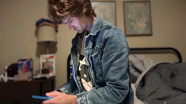 Snapshot of greekmythics chatting on 10-15-25, 05:07 greekmythics online show from 10-15-25, 05:07