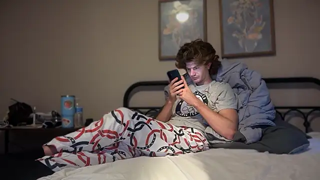 Snapshot of greekmythics chatting on 10-19-25, 12:28 greekmythics online show from 10-19-25, 12:28