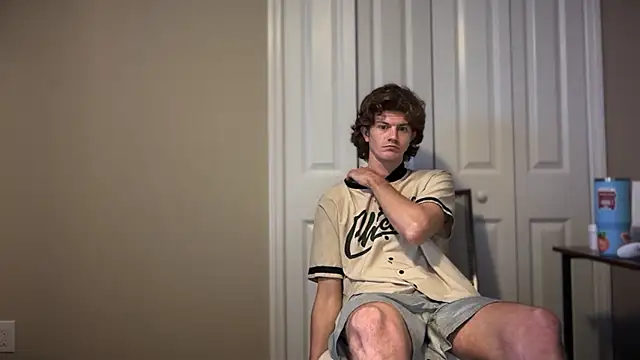 Snapshot of greekmythics chatting on 10-25-25, 10:15 greekmythics online show from 10-25-25, 10:15