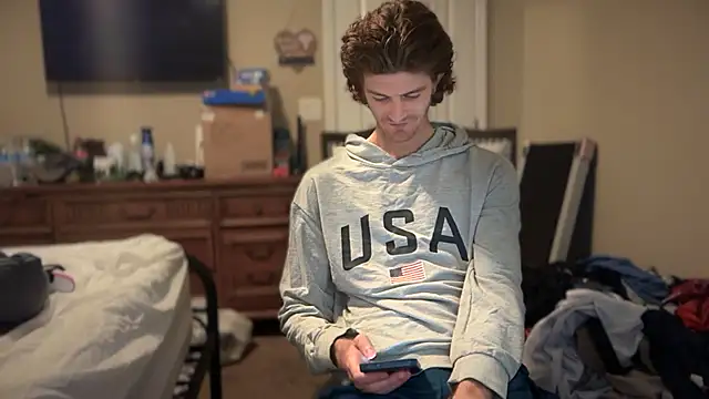 Snapshot of greekmythics chatting on 10-31-25, 06:09 greekmythics online show from 10-31-25, 06:09